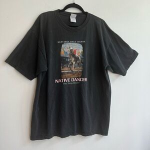 Black Saratoga Race Course Native Dancer 
‘’The Grey Ghost’’ Graphic T Size XL